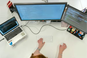 desk-work-setup
